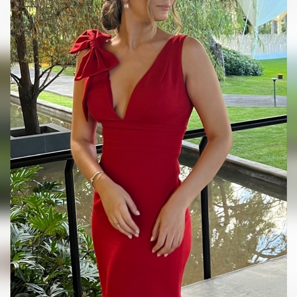 Ieena by Mac Duggal SLEEVELESS V NECK BOW DETAIL MERMAID GOWN - Picture 4 of 4